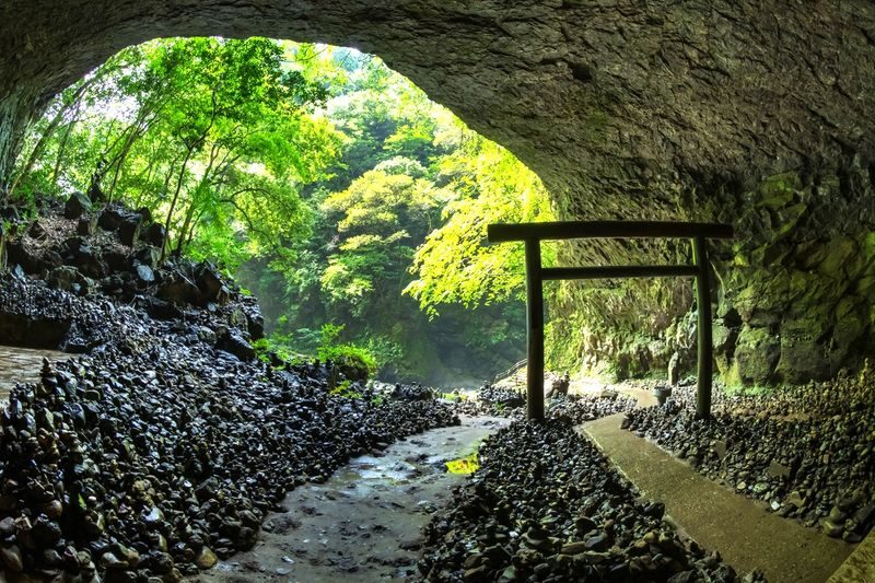 Miyazaki Kumamoto Exploration Tour | Kamishikimi Kumanoza Shrine, Amanoiwato, Takachiho Gorge, Mount Aso, Kurokawa Onsen Day Trip | Departing from Fukuoka - Takachiho Gorge: the day’s most striking natural stop