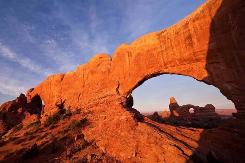 Moab: Arches National Park Sunset Tour - Discover the Magic of Arches at Sunset: Moabs Sunset Tour