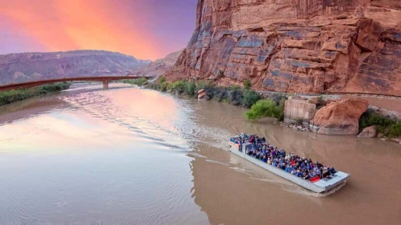 Moab: Colorado River Dinner Cruise with Music and Light Show - An Honest Look at the Colorado River Dinner Cruise