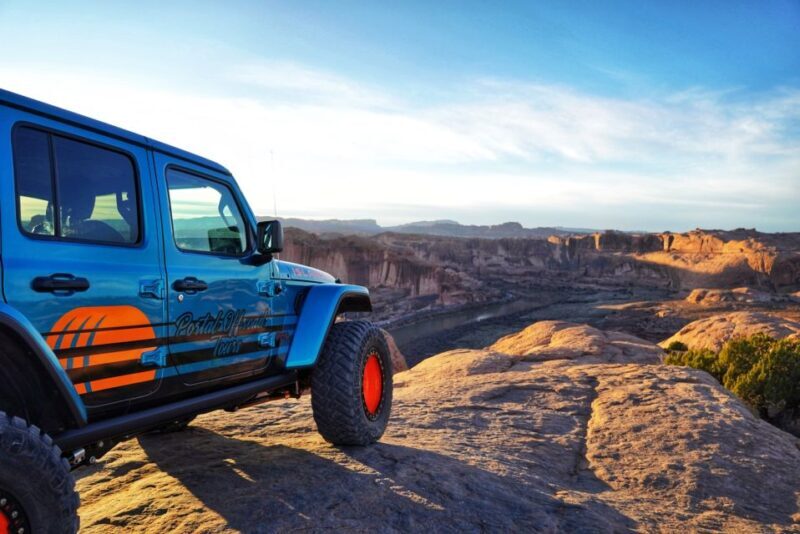 Moab: Off-Road Hell's Revenge Trail Private Jeep Tour - The Experience from the Guides