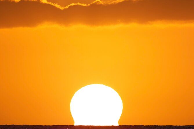 Moanas Luxury semi-private Sunset Cruise on Nalu - Key Points