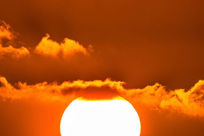 Moanas Luxury semi-private Sunset Cruise on Nalu - FAQ