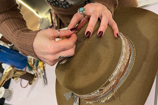 Mobile Cowboy Hat Customization Experience - Key Points