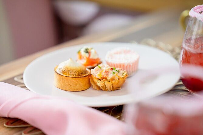 Mobile Tea Room Experience in New York - An In-Depth Look at the Mobile Tea Room Experience