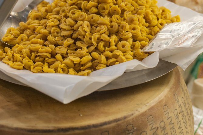 Modena city tour Walking tour in the old town - An in-depth look at the Modena walking tour
