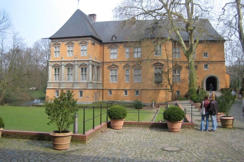 Mönchengladbach: Castles Of Niederrhein Guided Segway Tour - Key Points