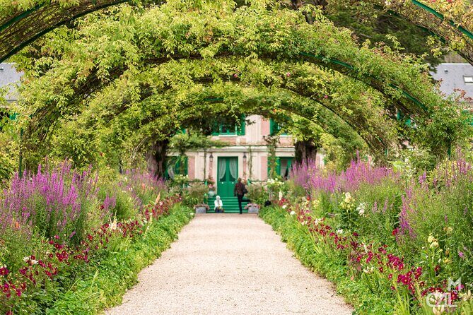 Monets Enchanted Giverny - FAQs
