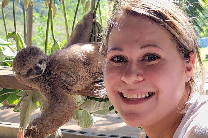 Monkey & sloth tour chocolate and rum samples - In-Depth Look at the Roatan Monkey & Sloth Tour