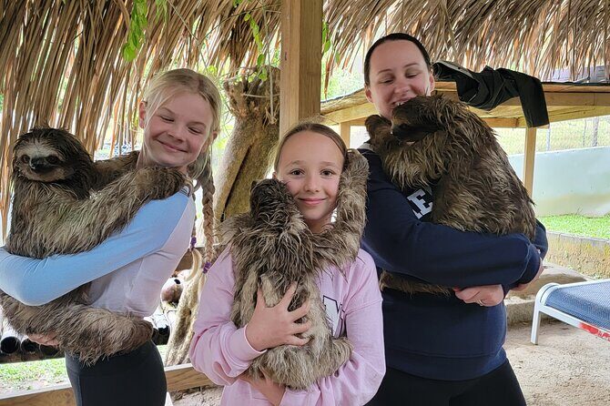 Monkey & sloth tour chocolate and rum samples - Key Points