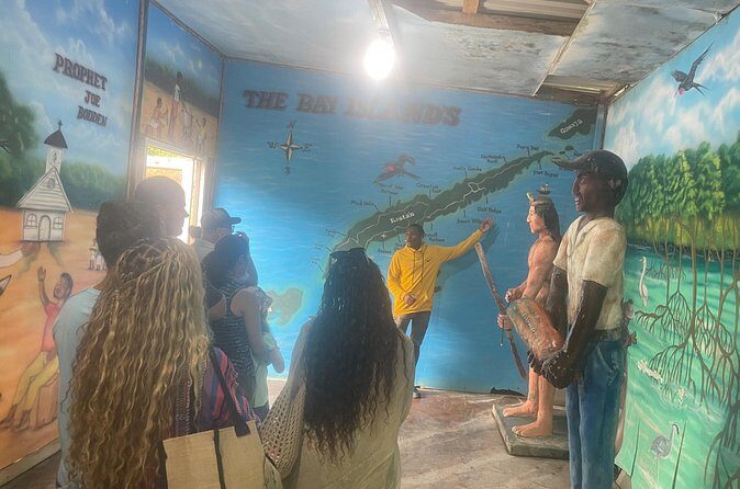 Monkeys and sloths, private tour , and beach - FAQ