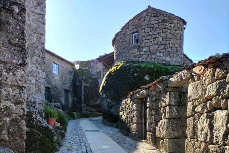 Monsanto (TV Game of Thrones): Private Day Tour from Lisbon - FAQs