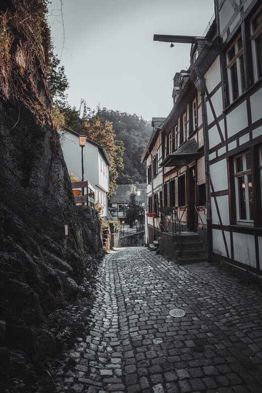 Monschau - Old Town Private Guided Tour - Discovering the Charm of Monschau’s Old Town