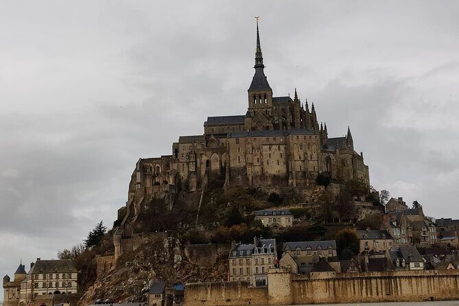 Mont Saint Michel Private VIP Tour with Champagne from Paris - FAQ