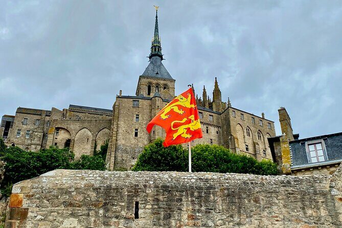 Mont Saint-Michel Small-group by Minivan from Paris with Calvados - Key Points