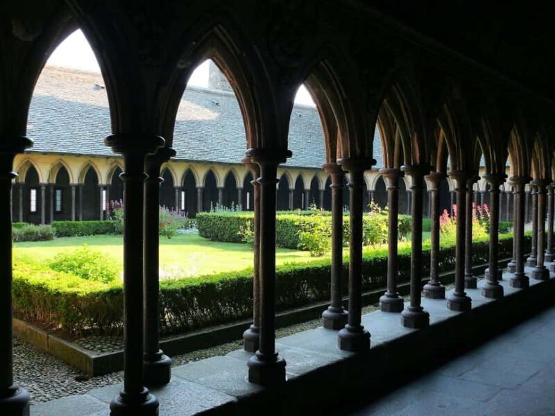 Mont Saint-Michel - VIP Private luxury van trip from Paris - Key Points
