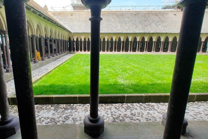 Mont-St-Michel: Private Walking Tour "Abbey Ticket Included" - Who Should Consider This Tour?