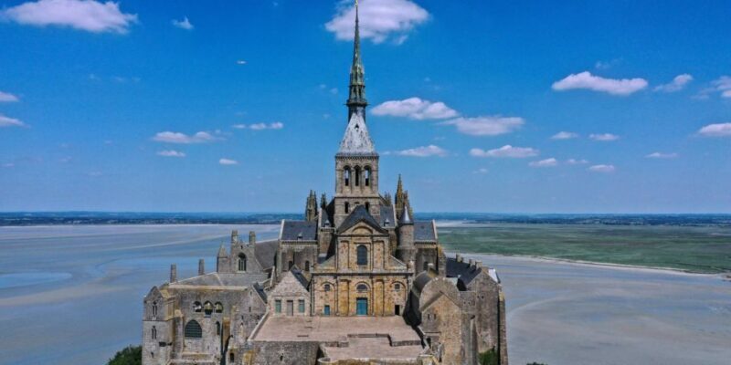 Mont-St-Michel: Small Group Guided Tour with Abbey Ticket - Detailed Breakdown of the Tour Itinerary