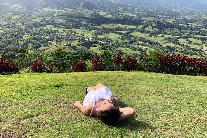 Montaña Redonda - Exploring the Area and Light Refreshments