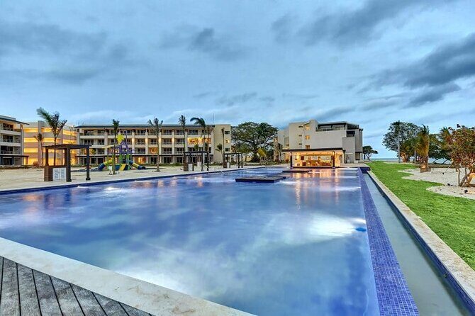 Montego Bay Airport Private Taxi to Royalton Negril - The Practical Details