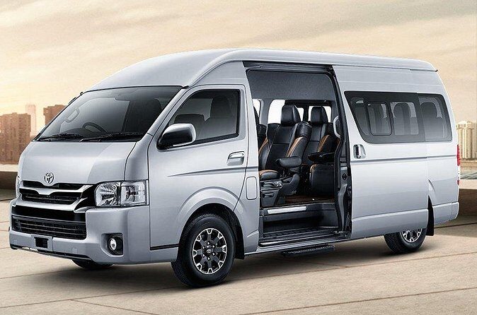 Montego Bay Airport Taxi to any Riu Montego Resort - Who Should Consider This Transfer?