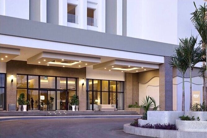 Montego Bay Airport Transfer to Riu Palace Aquarelle Hotel - Key Points