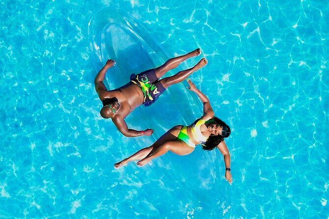 Montego Bay Clear Kayak Photoshoot & Hip Strip Shopping - Key Points