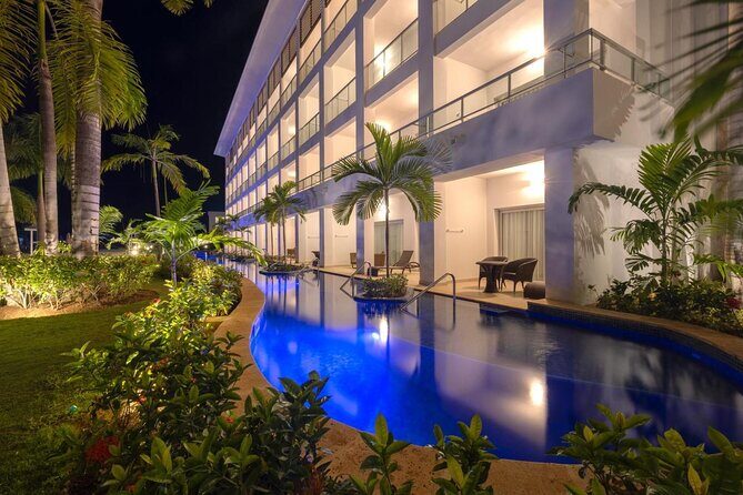 Montego Bay Jamaica Airport or Port Transfers to Falmouth Hotels - The Essentials of the Montego Bay to Falmouth Airport or Port Transfer