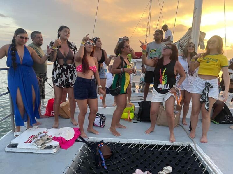 Montego Bay: Sunset Catamaran Cruise & Bioluminescent Lagoon - Why Travelers Appreciate This Tour