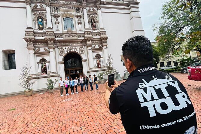 Monterrey Express Tour with a 2-Hour Local Guide - Visiting San Pedro Garza García