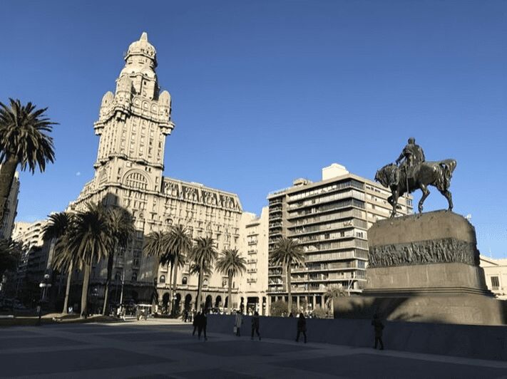 Montevideo : Highlights Walking Tour With A Guide - Key Points