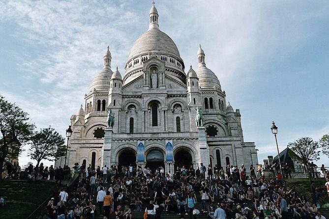 Montmartre District and Sacre Coeur - Exclusive Guided Walking Tour - The Full Experience: What to Expect from the Montmartre Tour