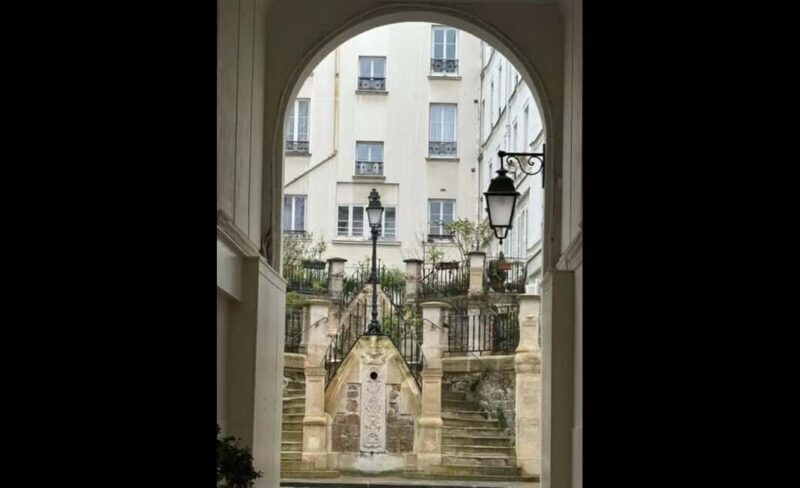 Montmartre for Art Lovers - Walking tour with Expert Guide - Exploring Montmartre for Art Lovers – A Walking Tour with a Personal Touch