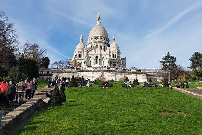 Montmartre Sacré Coeur and Moulin Rouge best shops and cafés - An In-Depth Look at the Tour Experience