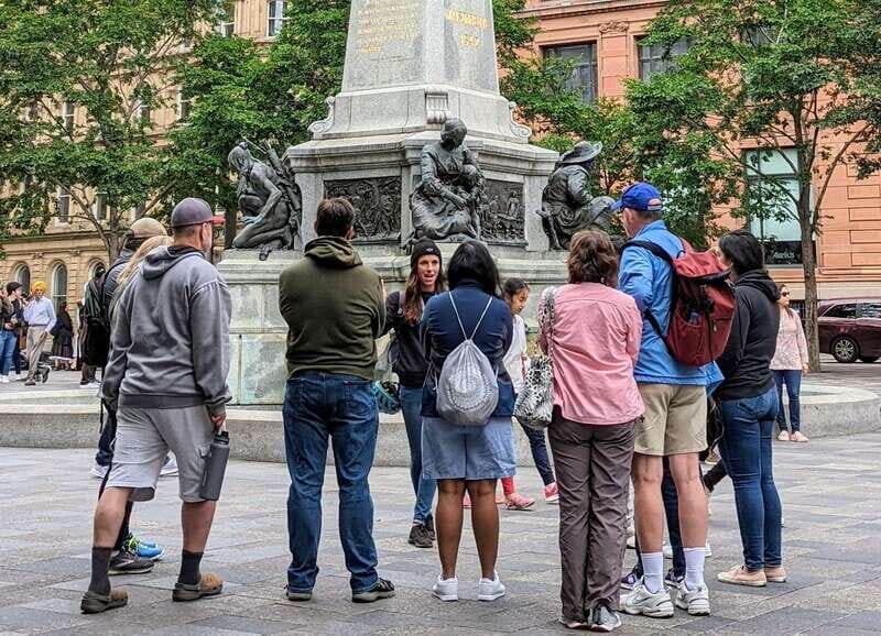 Montreal: Explore Old Montreal Small-Group Walking Tour - Key Points