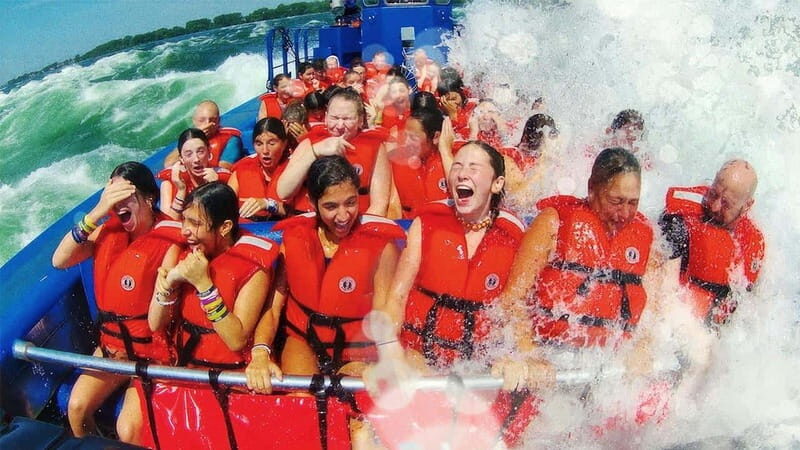 Montreal: Jet Boating on the Lachine Rapids - A Closer Look at the Jet Boating Experience in Montreal