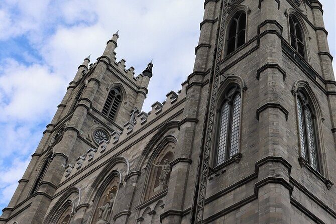 Montreal Old Port Exploration Game and Tour - Key Points