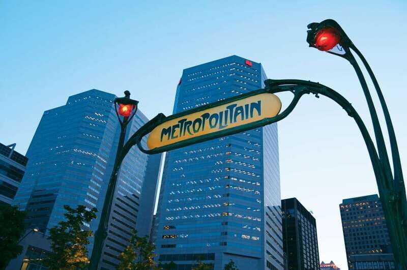 Montréal: Old Town Small Group Guided Walking Tour - Discover Montréal’s Old Town with an Intimate Guided Walk