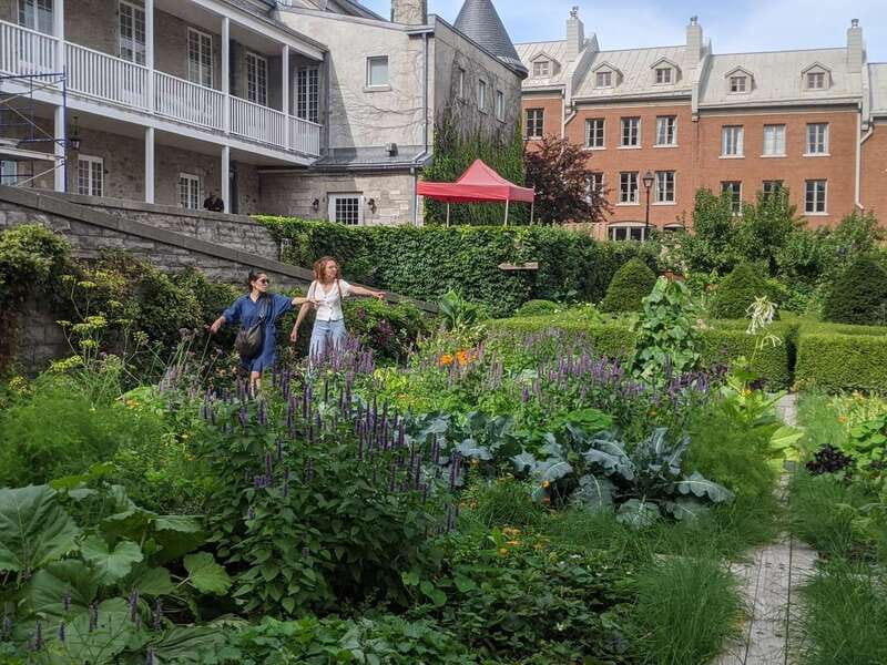 Montreal: Private Customizable Walking Tour of Old Montreal - Detailed Breakdown of the Itinerary