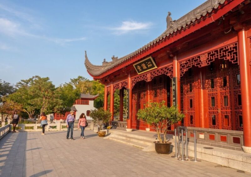 Montreal: Private Highlights & Hidden Gems Tour with a Local - Who Should Consider This Tour?