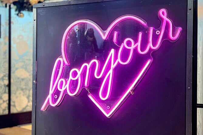 Montreal Private Walking Tour to Downtown RESO and Old Montreal - Why Choose This Tour?