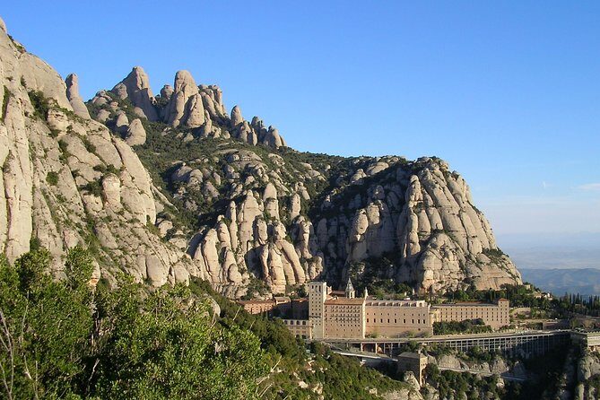 Montserrat Mountain, Wine Tasting & Tapas Lunch - FAQs
