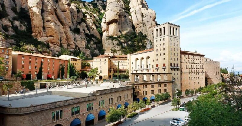 Montserrat: Private 5-Hour Tour from Barcelona - An In-Depth Look at the Montserrat Private Tour