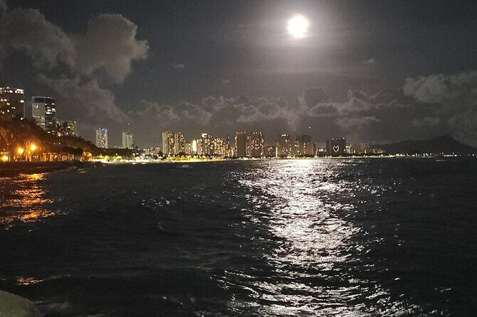Moonlight Dinner Cruise in Honolulu - Key Points