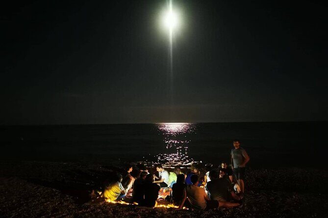 Moonlight Kayak with Dinner Included - FAQs