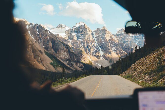 Moraine Lake, Lake Louise Afternoon Tour Half day From Banff - Experience the Beauty of Banff’s Iconic Lakes in Comfort and Style