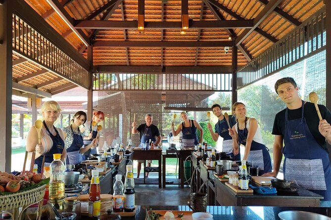 Morning Cooking Class in Traditional Pavilion with Beautiful Garden - Chiang Mai - Experience the Flavors of Thailand with a Morning Cooking Class in Chiang Mai