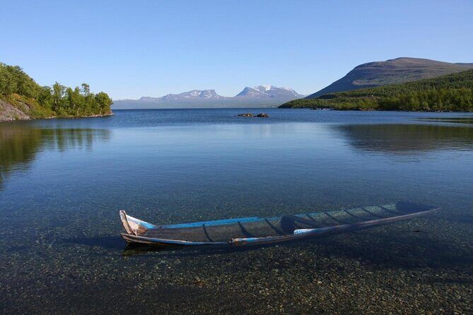 Morning hike in Abisko National Park - Morning Hike in Abisko National Park: A Calm Arctic Adventure