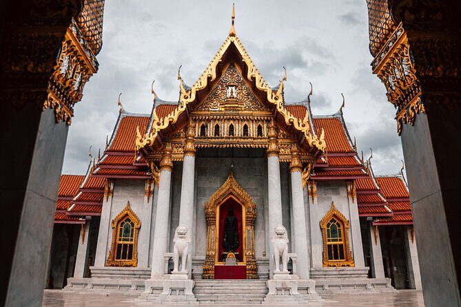 Morning in Tuk-tuk to discover Bangkok with your English-speaking guide - Pak Khlong Flower Talat