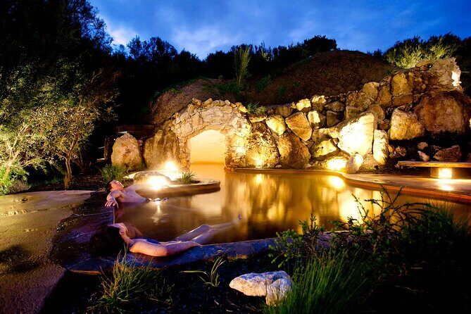 Mornington Peninsula Wine Tasting and Twilight Bathing Tour - Key Points