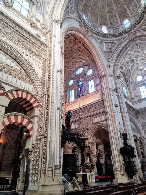 Mosquée Cathédrale tour guidé en petit group en français - Discover Córdoba’s Mosque-Cathedral with a Guided Small Group Tour in French